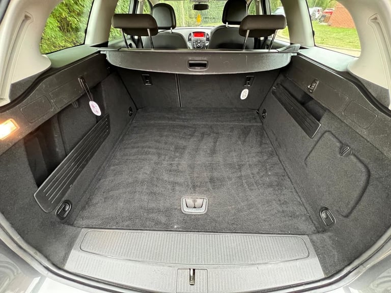 2011 VAUXHALL ASTRA TOURER 1.7 CTDi ecoFLEX ESTATE FULL SERVICE HISTORY LONG MOT 2 KEYS