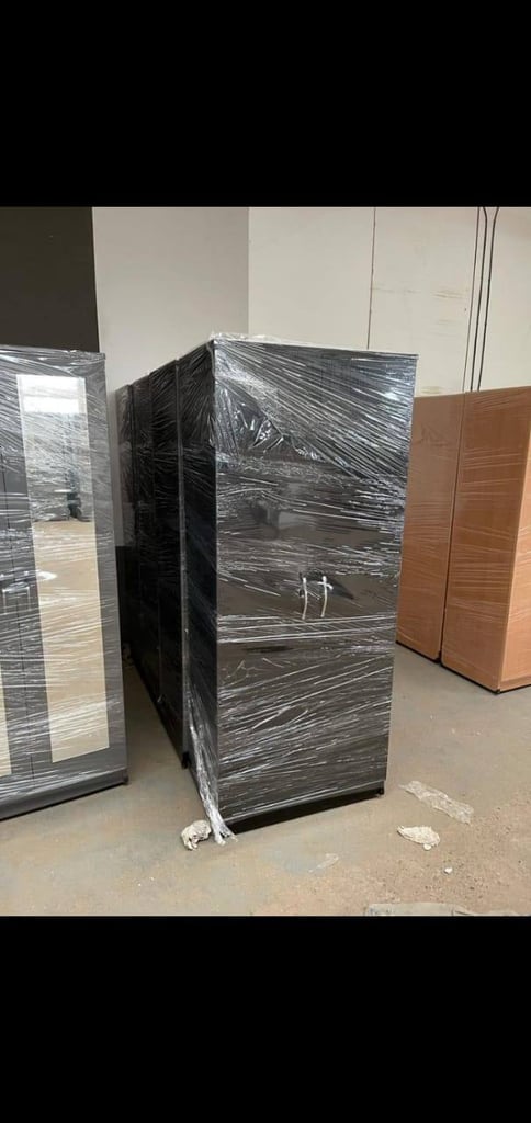 🔥Modern Bedroom Furniture🔥Brand New Lovely Wardrobes with Chest drawers and bedsides For Sale🔥