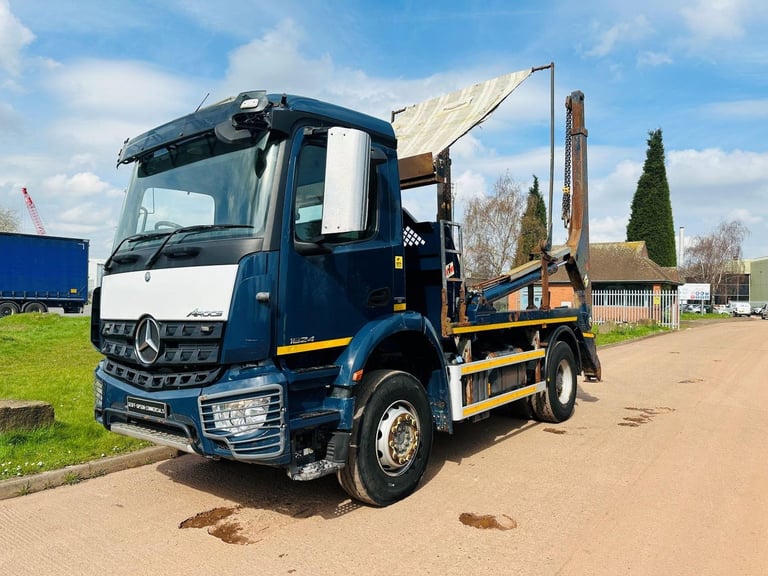 MERCEDES AROCS 1824 2014 (64) EURO 6, 18 TON SKIP LOADER, HYVALIFT EQUIPMENT