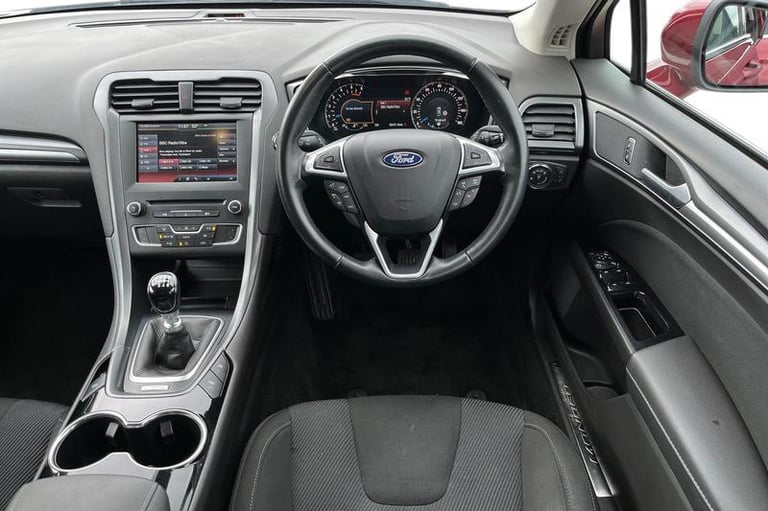 2016 Ford Mondeo 2.0 TDCi Titanium 5dr ** Sync 2 - Bluetooth / USB Connection ** Manual Hatchback...