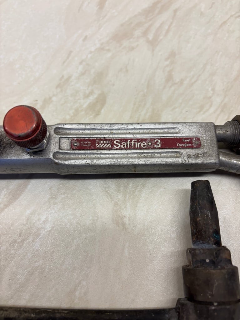 Oxy Acetylene Welding Torch plus 11 Nozzles and Cutting Attachment