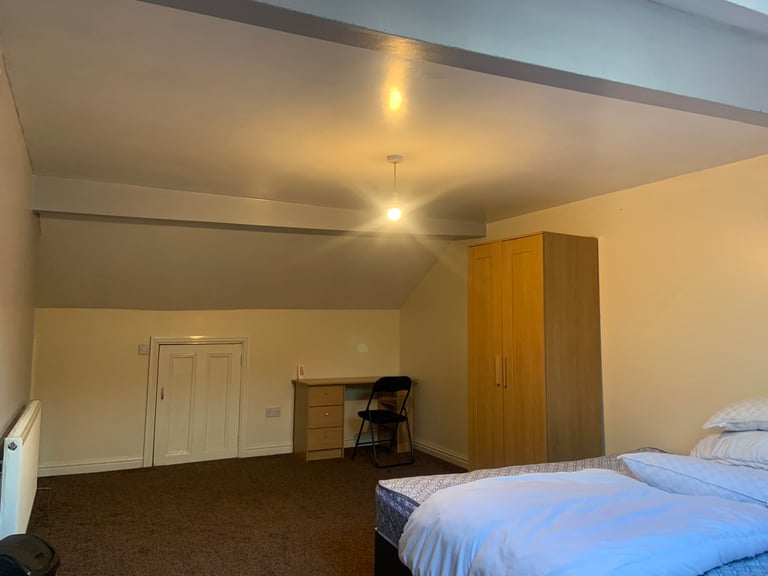 Large bedroom, Oldham 