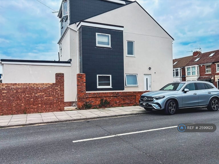 1 bedroom in Percy Road, Southsea, PO4 (#2599123)