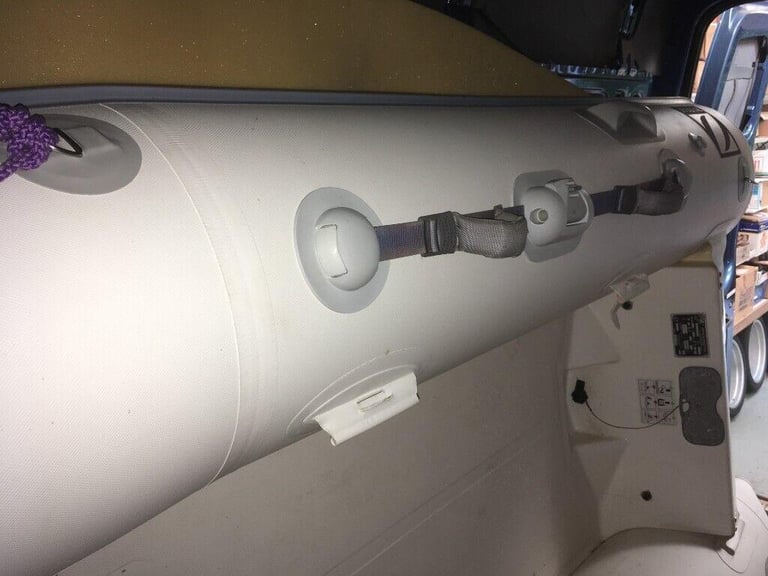 ZODIAC YACHTLINE 310 RIB & YAMAHA 15HP 2-STROKE TWIN OUTBOARD, ENGINE TROLLEY STAND, ACCESSORIES