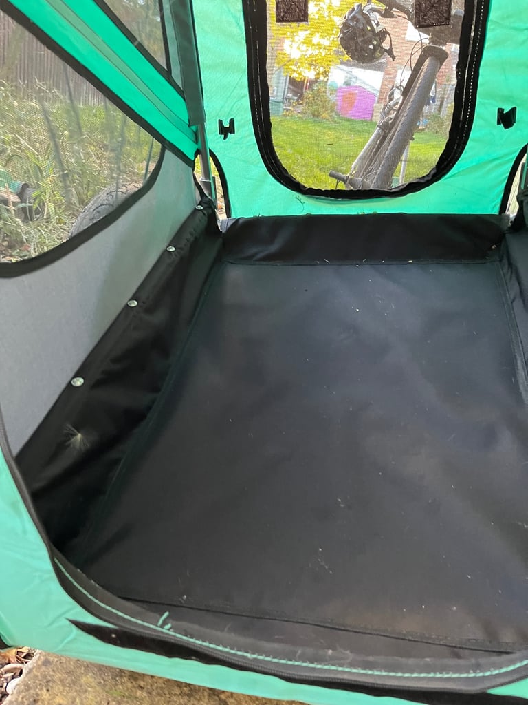 Pet trailer for bicycle