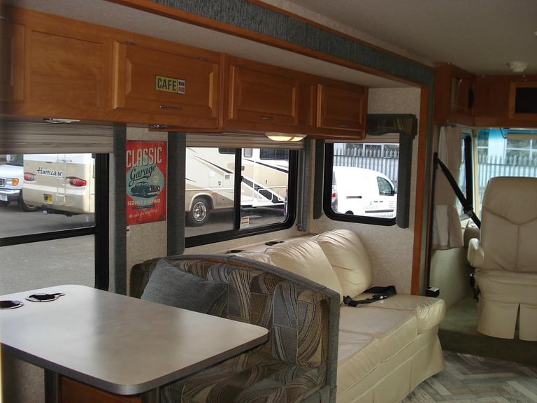 Fleetwood Fiesta 32S american motorhome rv PETROL AUTOMATIC 2007/53