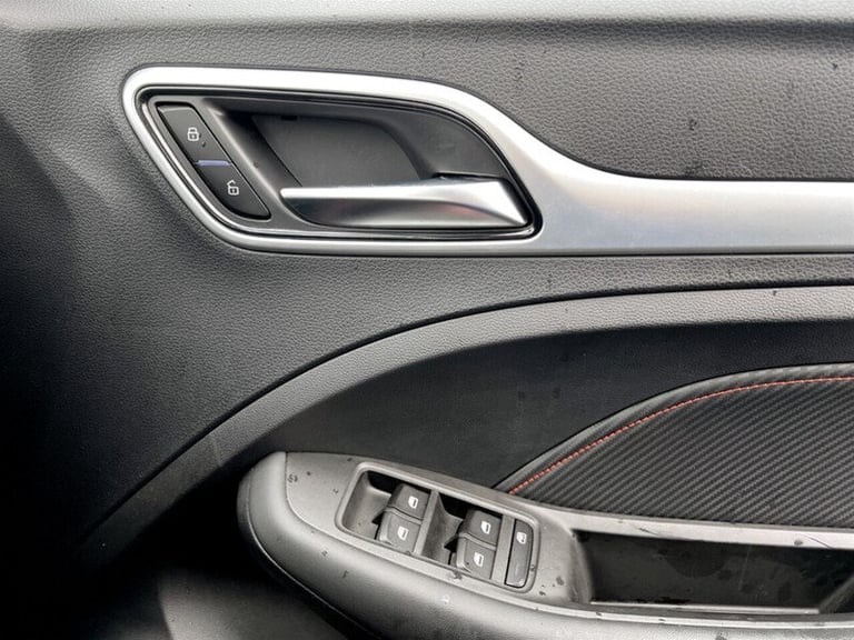  MG MG ZS Trophy SUV Electric Automatic