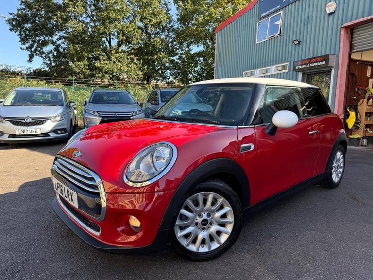 image for 2016 MINI Hatch 1.5 Cooper Auto Euro 6 (s/s) 3dr HATCHBACK Petrol Automatic