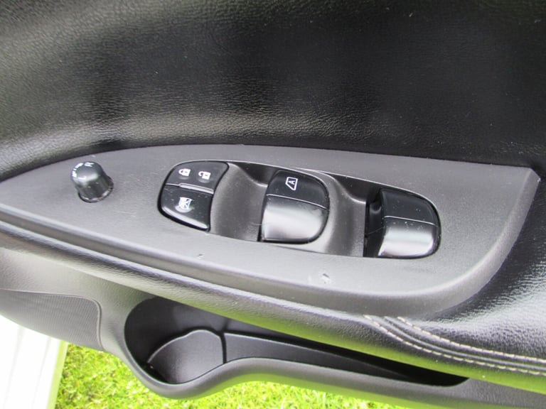 2016 Nissan Pulsar 1.5 dCi N-Tec 5dr HATCHBACK Diesel Manual