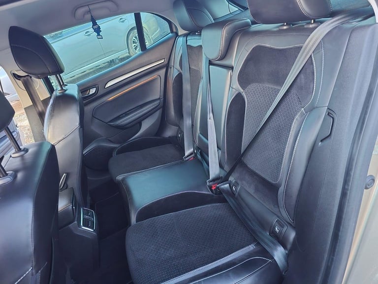 2016 Renault Megane 1.5 dCi Dynamique S Nav EDC Euro 6 5dr Hatchback Diesel Automatic