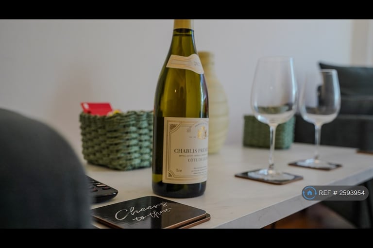 4 bedroom house in Bromley Gardens, Bromley, BR2 (4 bed) (#2593954)