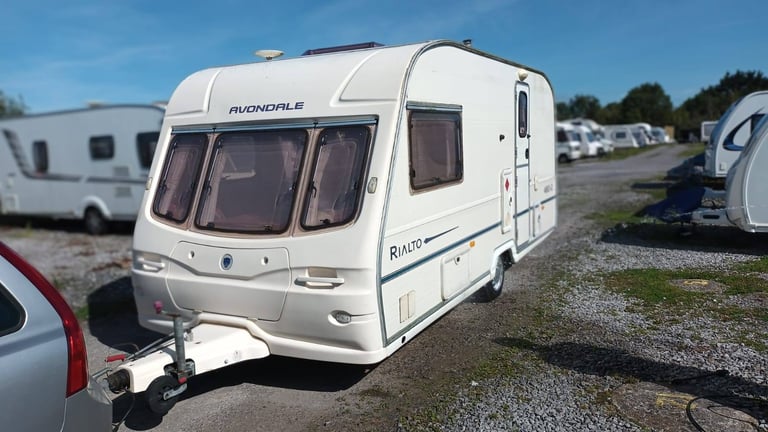 AVONDALE Rialto 480-2 Two Berth Caravan End Washroom. 2002