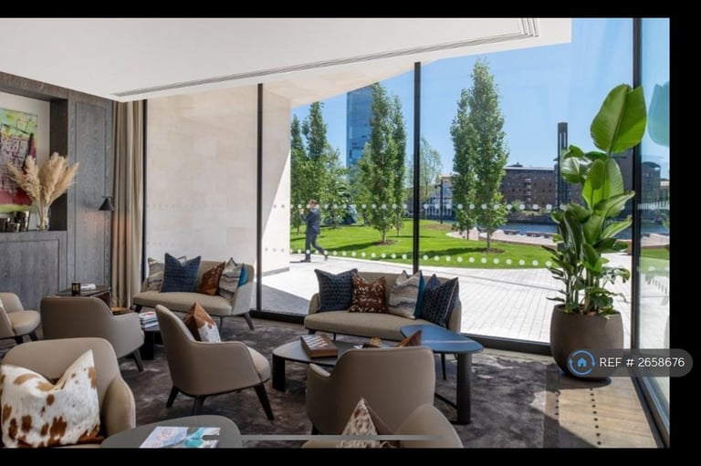 2 bedroom flat in Park Drive, London, E14 (2 bed) (#2658676)