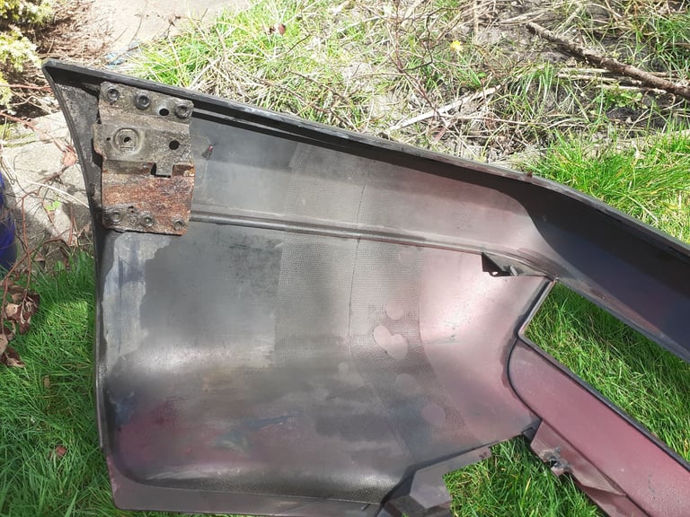 Citroen XM front bumper. Some damage (see pictures)