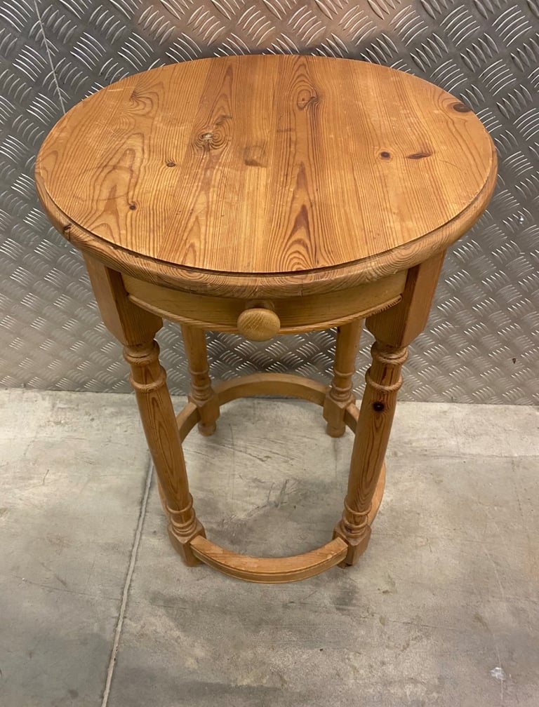 WOODEN SIDE TABLE. Free delivery!!!