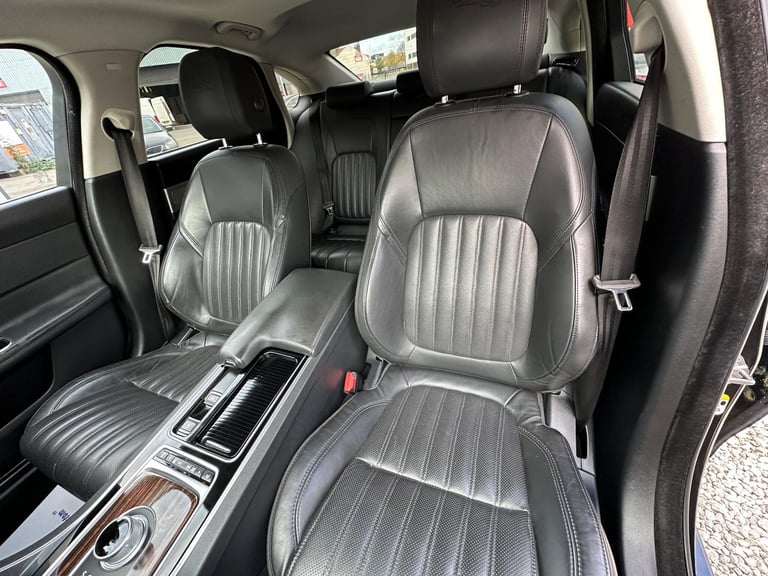 2015 Jaguar XF 2.0d Portfolio Auto Euro 6 (s/s) 4dr SALOON Diesel Automatic