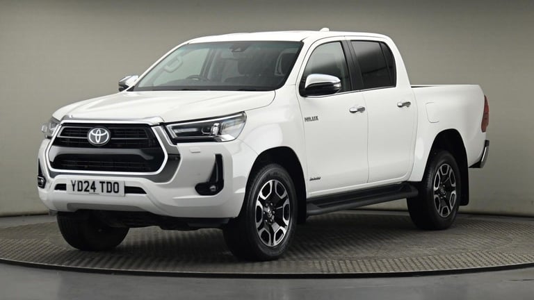 2024 Toyota Hilux 2.8 D-4D Invincible Pickup Double Cab 4dr Diesel Auto 4WD Euro 6 (s/s) (204 Pic...