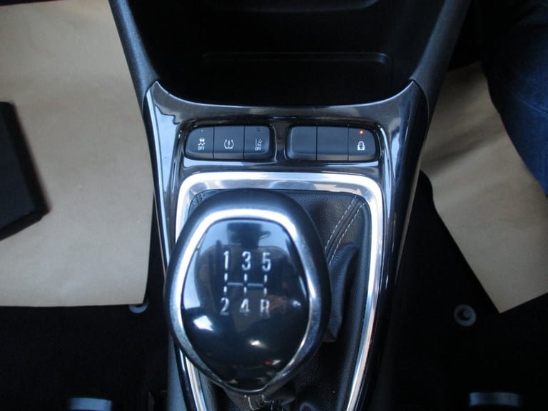 Vauxhall Crossland X SE