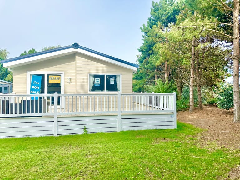 Luxury Static Lodge For Sale NOW REDUCED FOR QUICK SALE Suffolk Coast 11.5 Month Season 