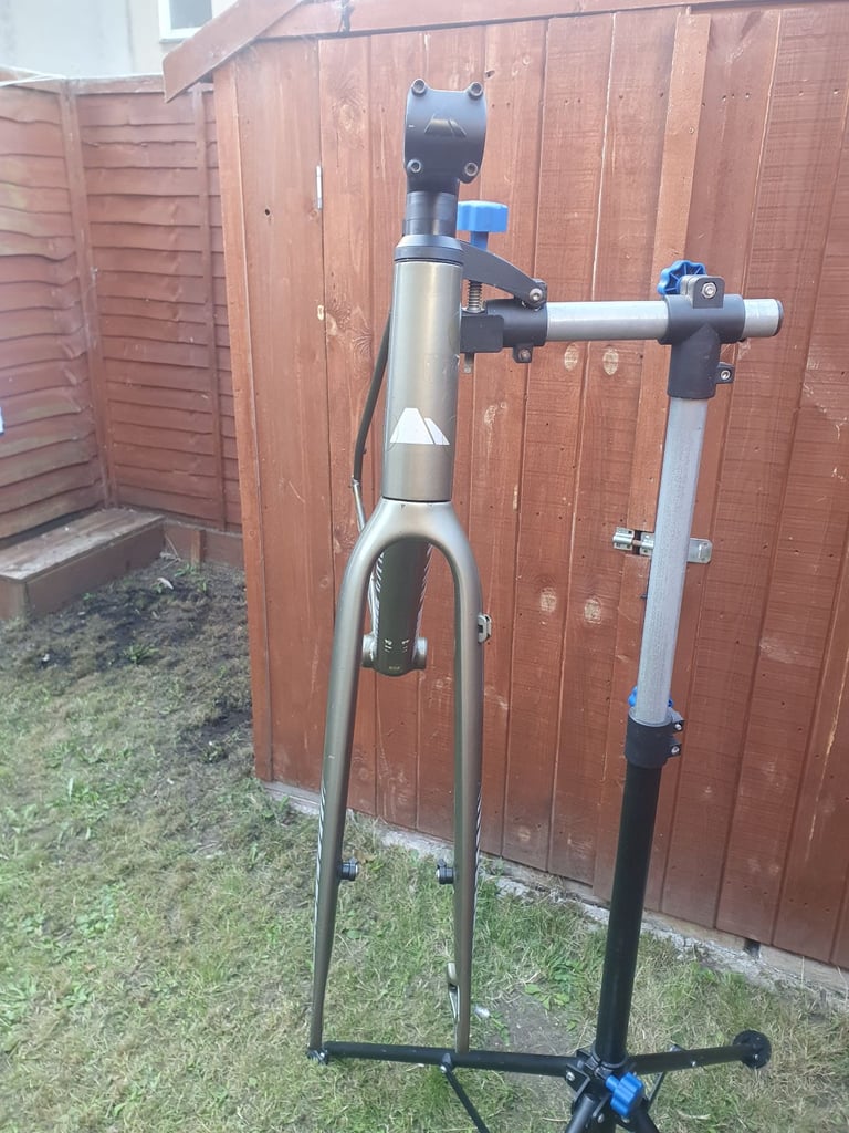 Canyon Inflite Al 9.0 S frameset (large) + spares and accessories
