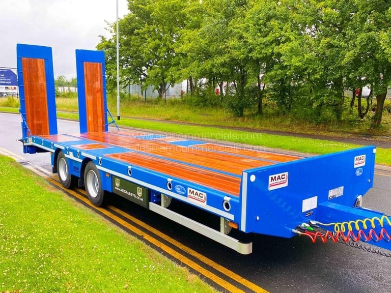 image for MCCAULEY TANDEM AXLE DRAWBAR LOADER 