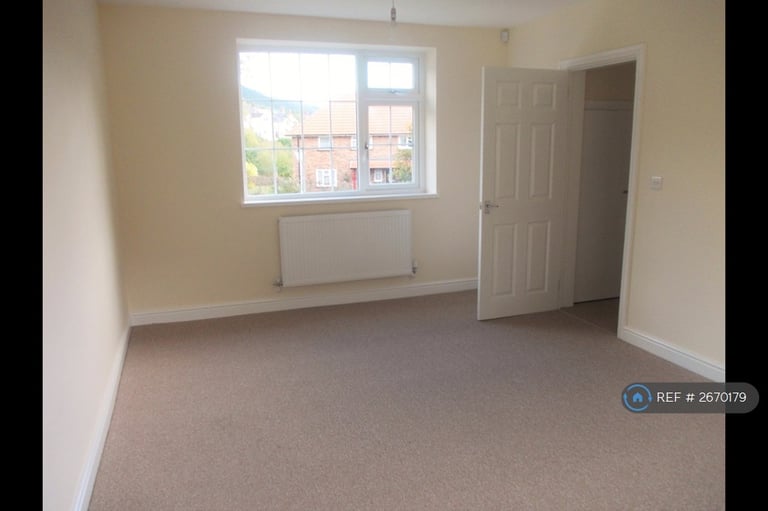 3 bedroom house in Blaenrhondda Road, Blaenrhondda, Treherbert, CF42 (3 bed) (#2670179)