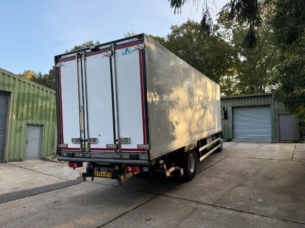 Daf LF220 Day Cab 28ft Box Body 4x2