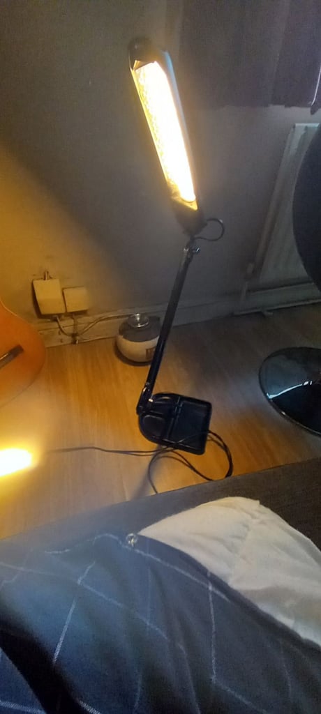 Desk lamp