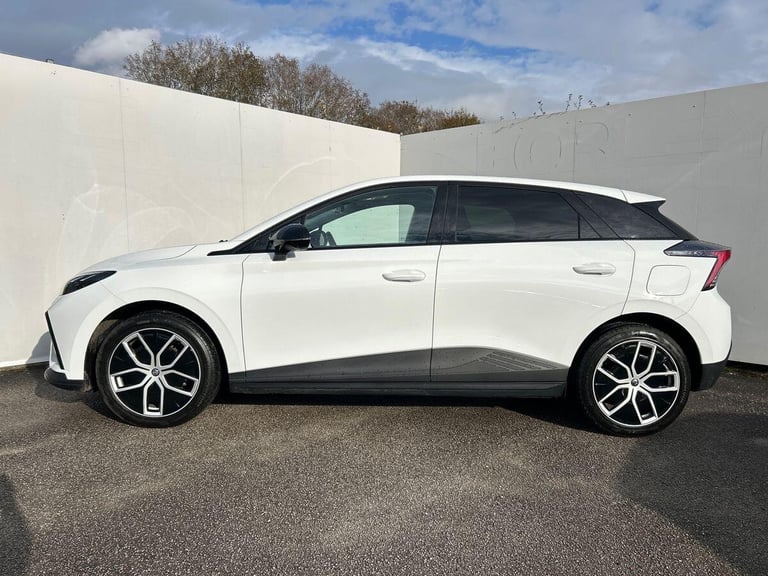 2025 MG MG4 64kWh Trophy Long Range Hatchback 5dr Electric Auto (203 ps) Hatchback ELECTRIC Autom...