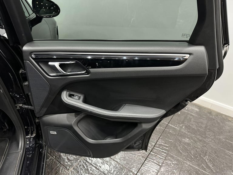 2015 Porsche Macan 2.0T SUV 5dr Petrol PDK 4WD Euro 6 (s/s) (237 ps) ESTATE Petrol Automatic