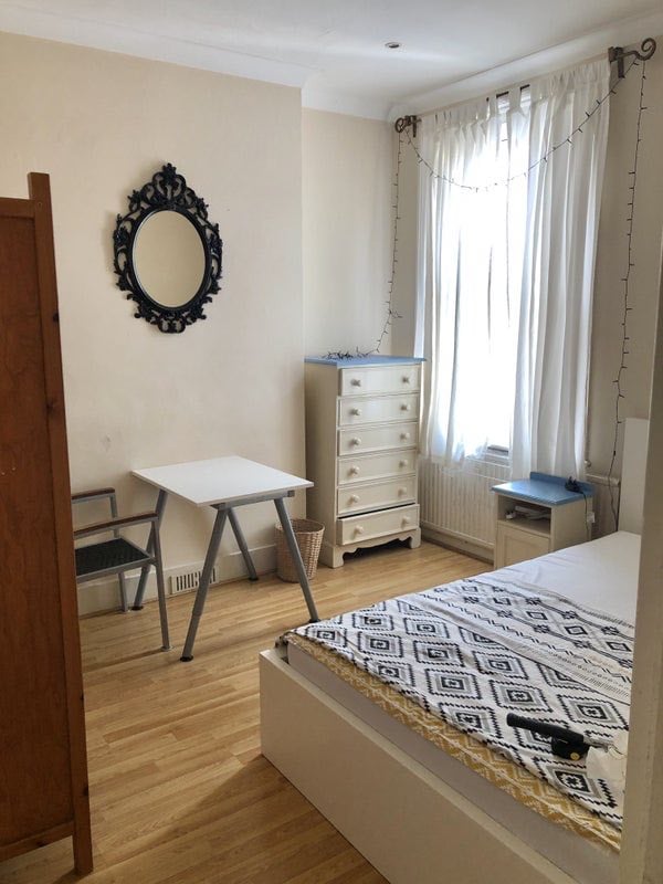 Room with double bed in Fulham for 1 person