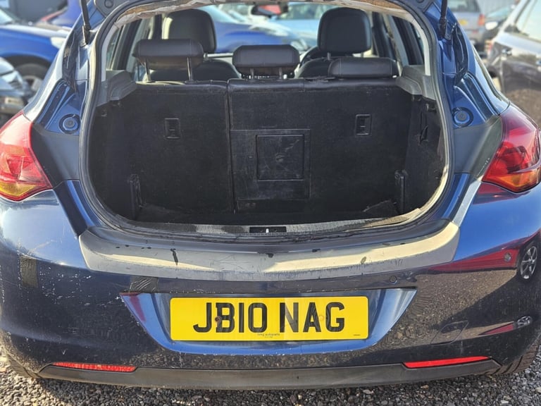 2010 Vauxhall Astra 1.7 CDTi 16V ecoFLEX SRi 5dr HATCHBACK Diesel Manual - Image 11