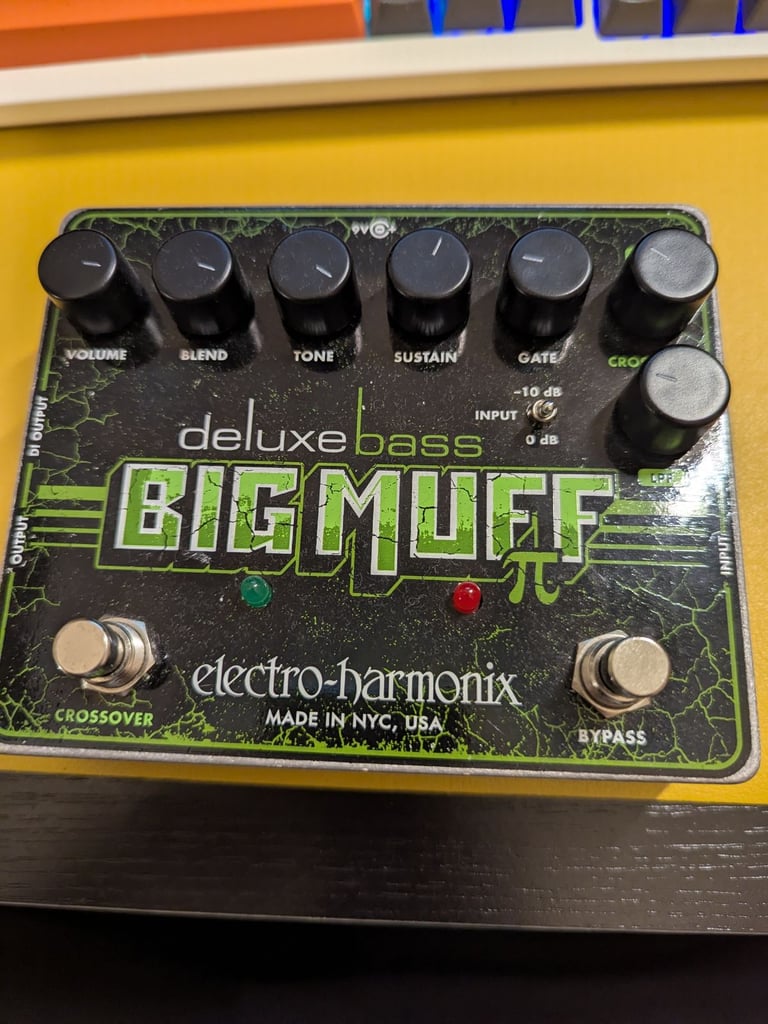 image for Big Muff Deluxe fuzz pedal for bass guitar 