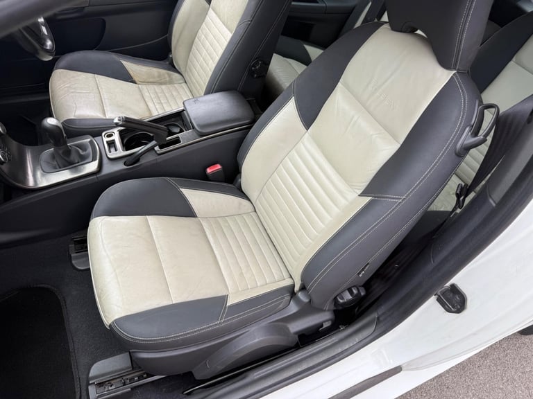 2010 Volvo C30 1.6 R-Design Sports Coupe Euro 4 3dr HATCHBACK Petrol Manual