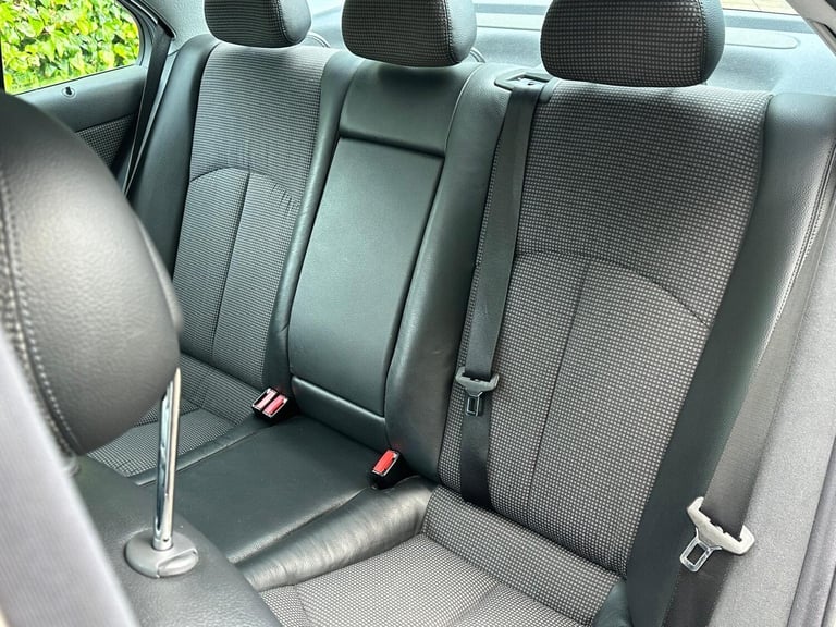 2003 Mercedes-Benz E-Class 2.6 E240 Avantgarde 4dr SALOON Petrol Automatic