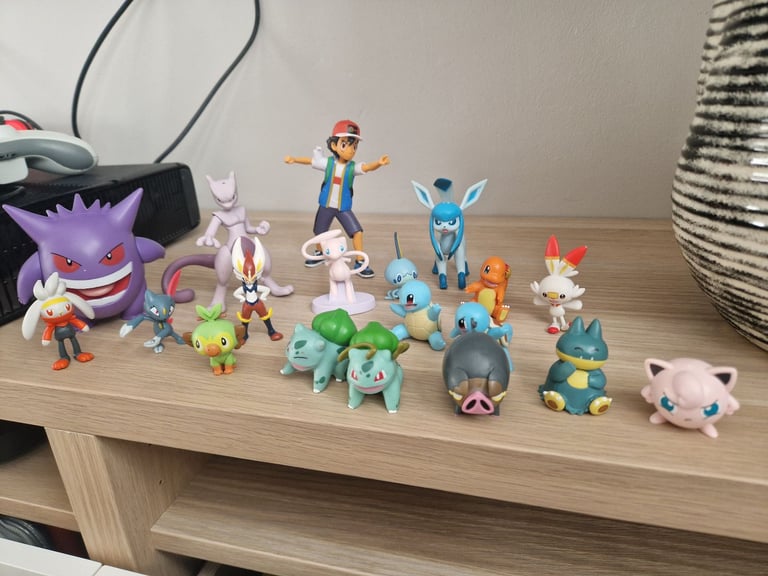Pokemon Figures x 19