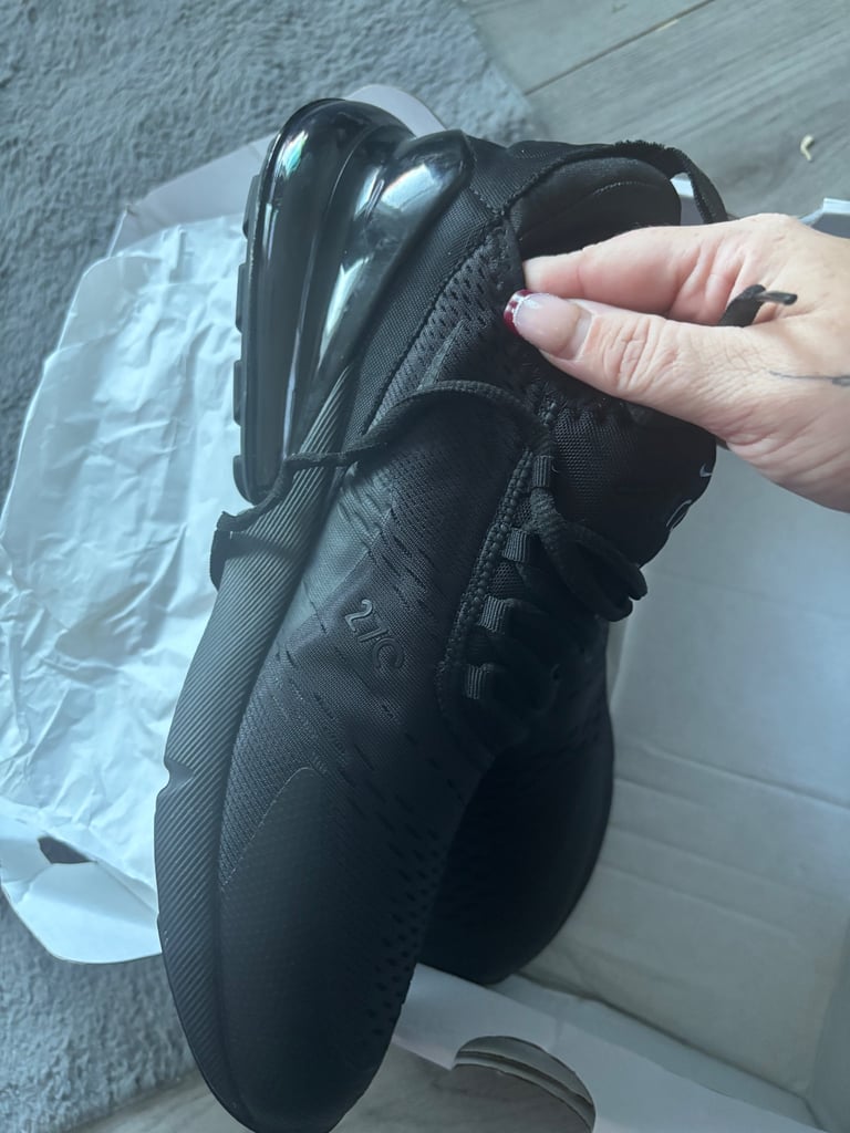 Nike 270s