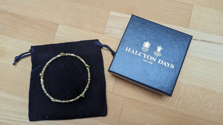 image for Cabochon Emerald & Gold Push-On Bangle - Never been worn  Halycon Days brand.