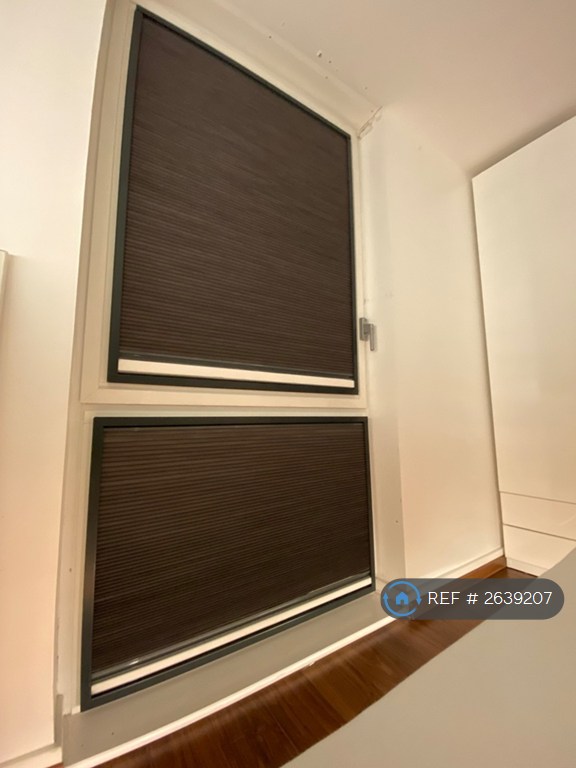 1 bedroom flat in Burgoyne House, Brentford, TW8 (1 bed) (#2639207)
