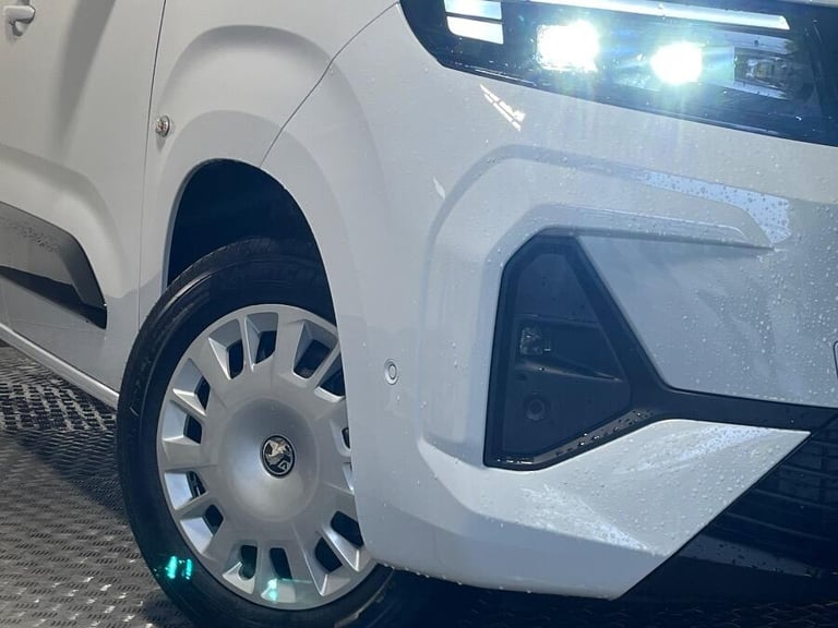 2025 Vauxhall Combo 1.5 Turbo D 2300 Pro Panel Van 5dr Diesel Manual Swb Euro 6 (s/s) (100 Ps) PA...