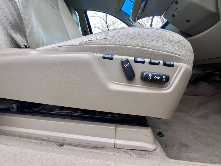 2011 Volvo XC90 2.4 D5 SE SUV 5dr Diesel Geartronic AWD (219 g/km  200 bhp)