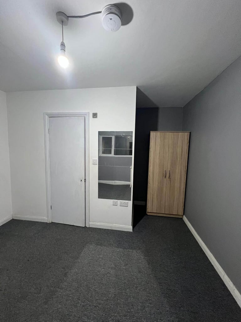 Room in Dunstable Close Luton, LU4 8DP 