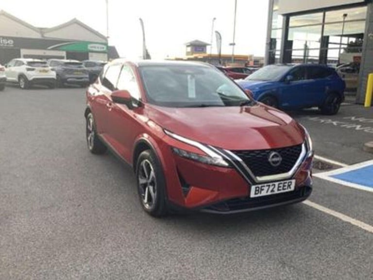 image for  Nissan Qashqai 1.3 DiG-T MH N-Connecta 5dr with Glass Roof Petrol/Electric Hybrid Manual