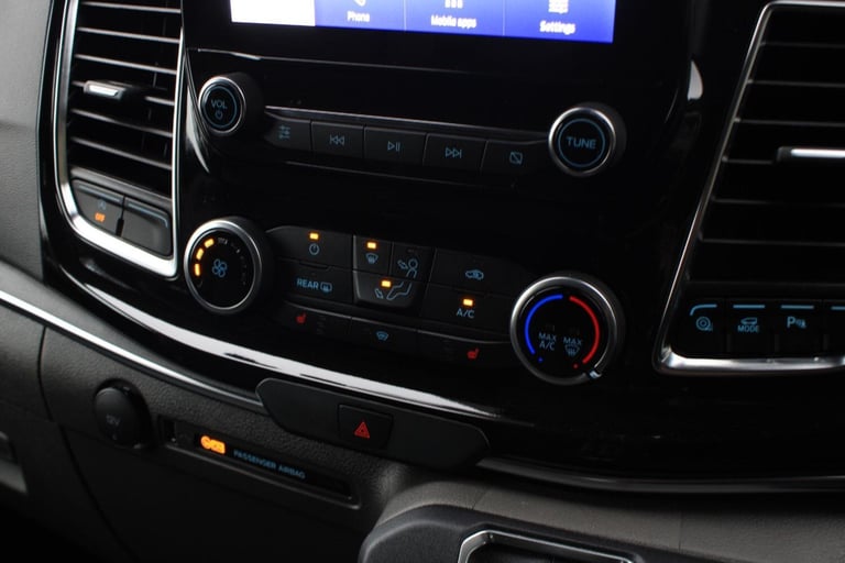 2021 Ford Tourneo Custom 2.0 320 EcoBlue Titanium Auto L1 Euro 6 (s/s) 5dr MPV Diesel Automatic