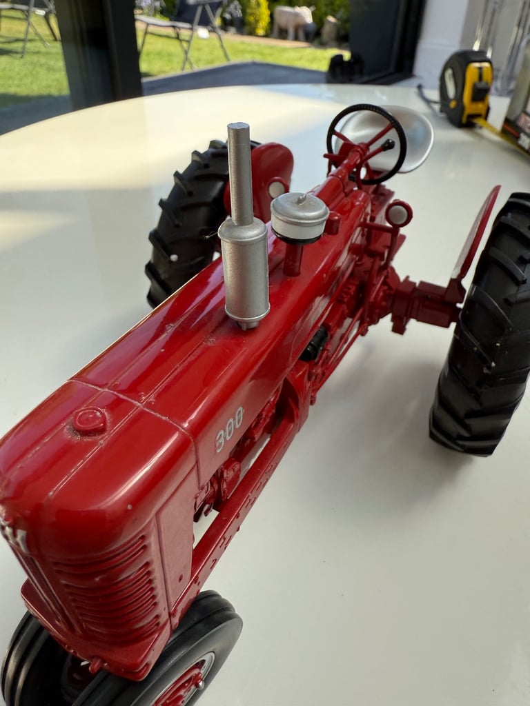 1/16 Speccast International harvest farmall 300 vintage gas tractor boxed rare