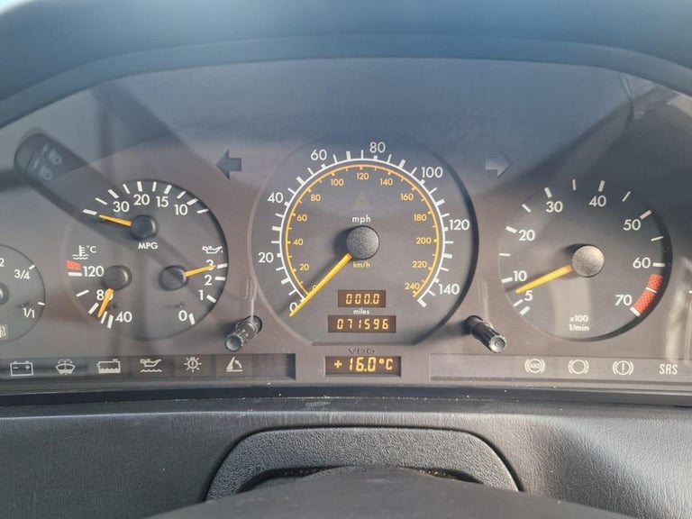1992 Mercedes-Benz SL 3l 2d  AUTO  190 BHP Convertible Petrol Automatic