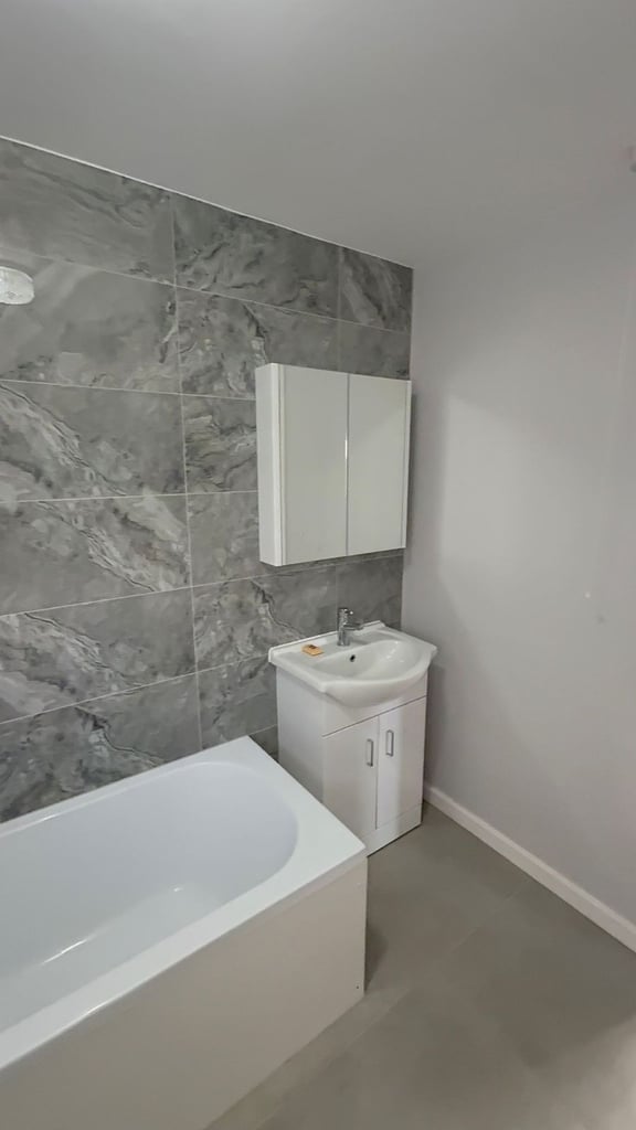 2 bedroom flat 