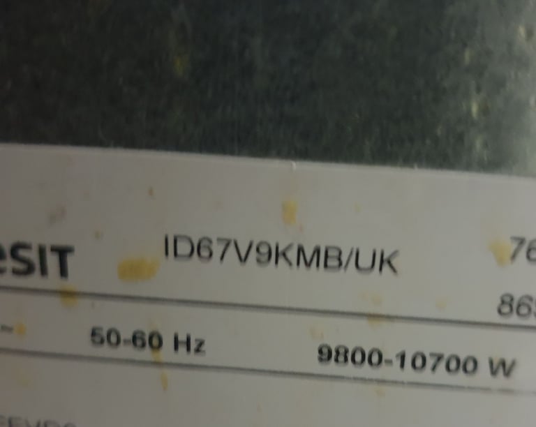 Indesit id67v9  electric cooker  approx  2. Years old 