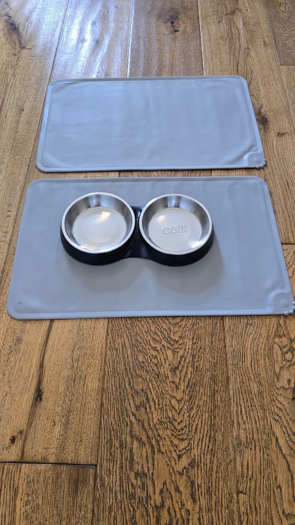 Miscellaneous Dog/Cat equipment-Prices vary.
