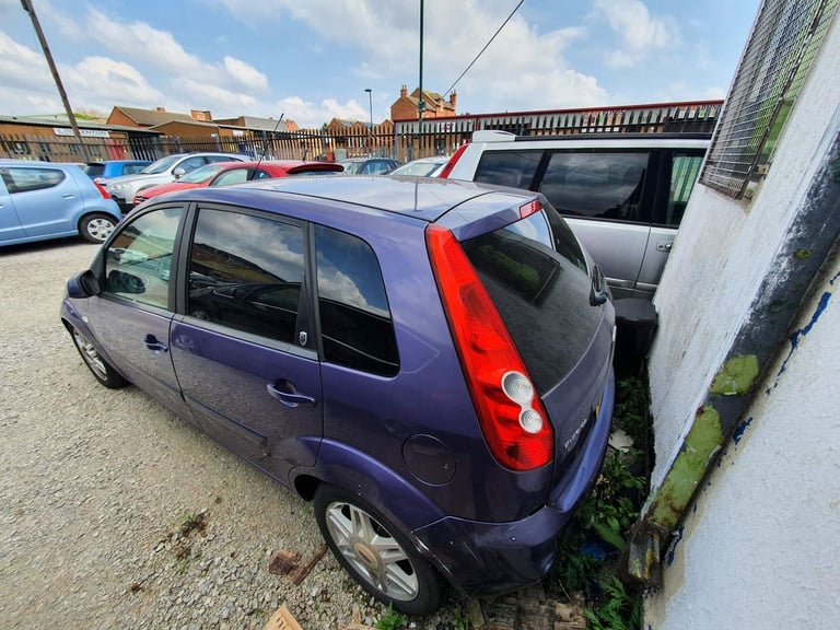 2008 Ford Fiesta 1.4 Ghia 5dr HATCHBACK Petrol Manual - Image 4